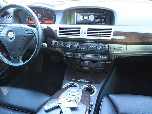 Used 2007 BMW 750i RWD image 20