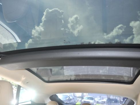 Used 2014 Tesla Model S 85 RWD image 26