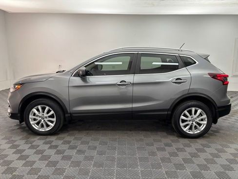 Used 2022 Nissan Rogue Sport SV w/ Technology Package FWD image 11