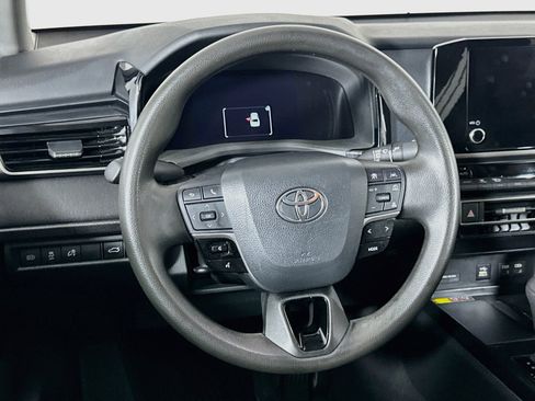 Used 2025 Toyota Camry LE FWD image 18