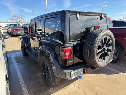 Used 2023 Jeep Wrangler Unlimited Sahara w/ Cold Weather Group image 4