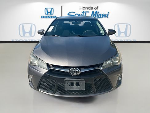 Used 2017 Toyota Camry SE FWD image 2