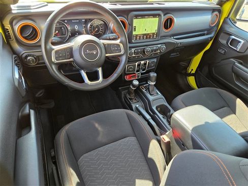 Used 2023 Jeep Gladiator Mojave w/ Cold Weather Group image 15