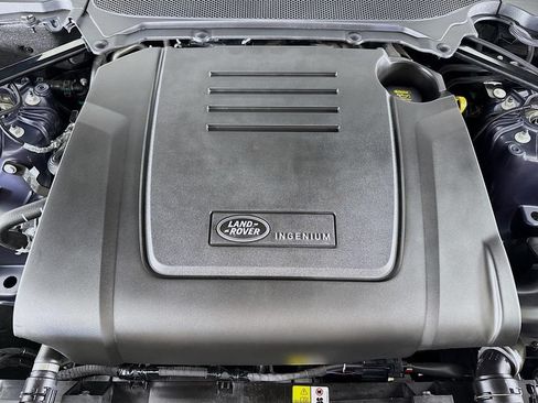 Used 2024 Land Rover Discovery S AWD/4WD image 24