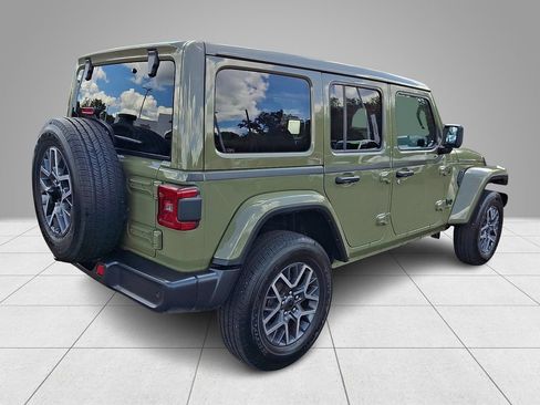 Used 2026 Jeep Wrangler Unlimited Sahara w/ Safety Group AWD/4WD image 5