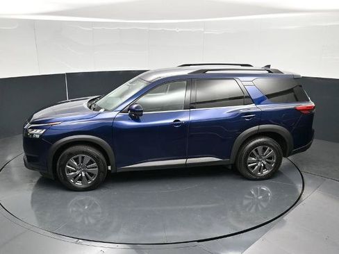 Used 2025 Nissan Pathfinder SV AWD/4WD image 37