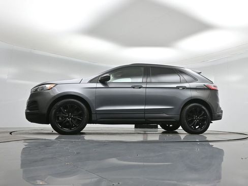 Certified 2022 Ford Edge SE w/ Black Appearance Package image 52