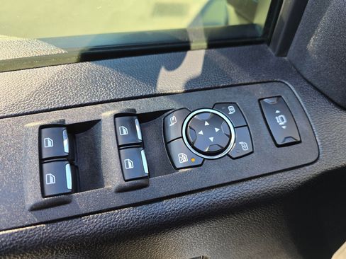 Used 2017 Ford F250 Lariat w/ Lariat Value Package AWD/4WD image 28