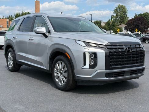 Used 2025 Hyundai Palisade SEL FWD image 2