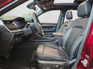 New 2026 Jeep Grand Cherokee Limited w/ Limited Altitude Package AWD/4WD video 3