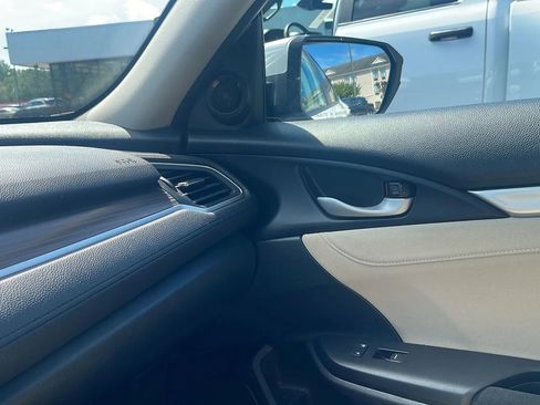 Used 2020 Honda Civic EX image 16
