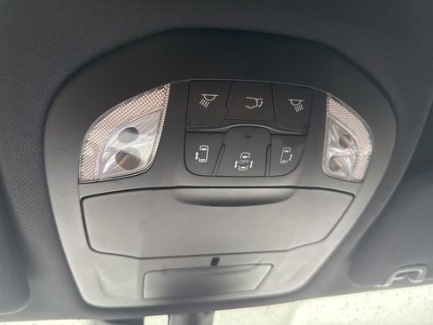 Used 2021 Chrysler Pacifica Touring w/ S Appearance Package image 17