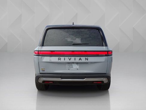 Used 2023 Rivian R1S Adventure AWD/4WD image 4