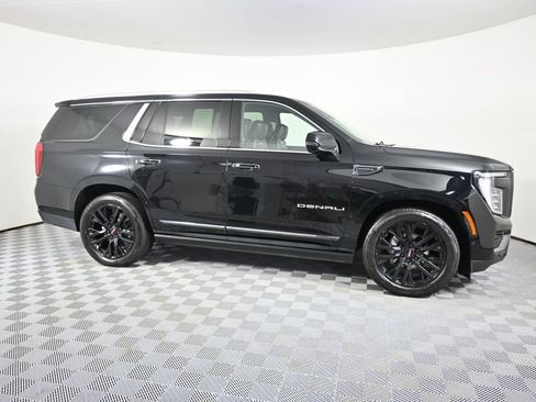 Used 2025 GMC Yukon Denali Ultimate AWD/4WD image 8