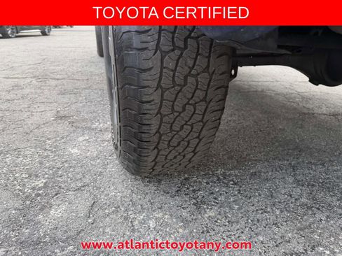 Certified 2024 Toyota Tacoma TRD Off-Road AWD/4WD image 33