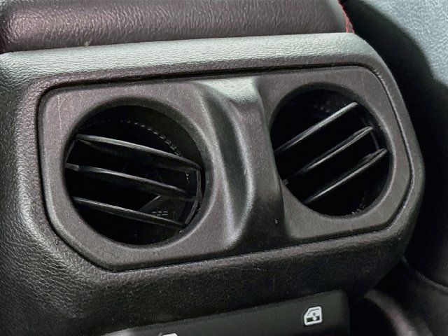 Used 2022 Jeep Wrangler Unlimited Rubicon w/ LED Lighting Group AWD/4WD image 24
