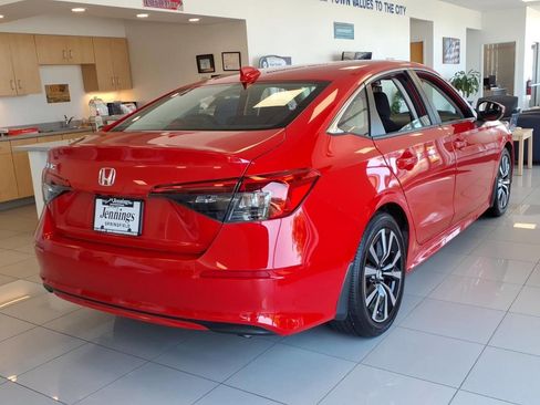 Used 2023 Honda Civic EX image 4