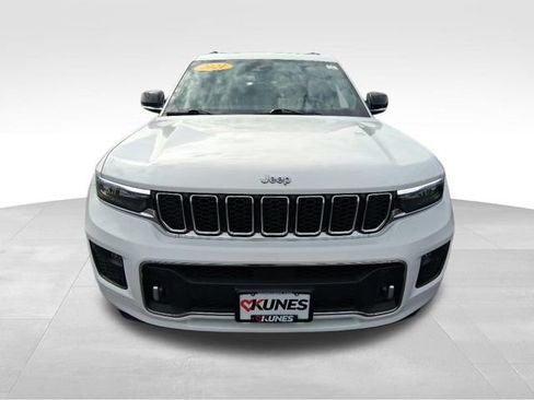 Used 2021 Jeep Grand Cherokee L Overland w/ Luxury Tech Group IV AWD/4WD image 16