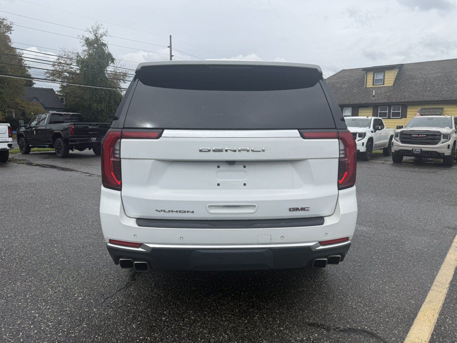 Used 2025 GMC Yukon Denali AWD/4WD image 4
