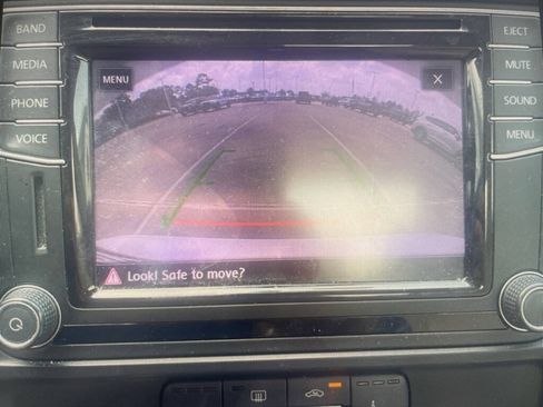 Used 2017 Volkswagen Jetta SE FWD image 9