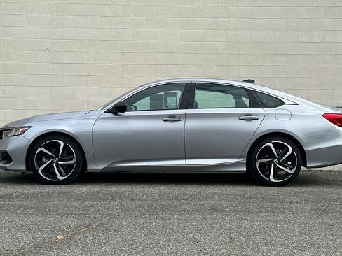 Used 2022 Honda Accord Sport image 7