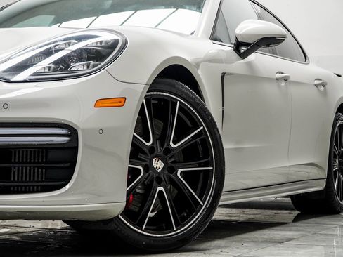 Used 2020 Porsche Panamera GTS image 7