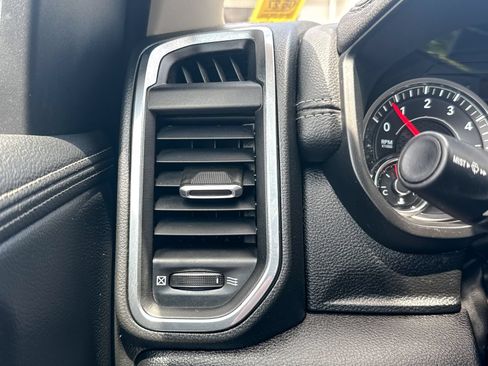 Used 2022 RAM 1500 Laramie AWD/4WD image 38
