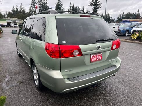 Used 2008 Toyota Sienna XLE image 9