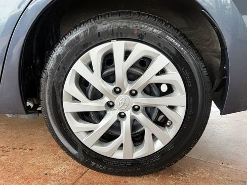 Used 2018 Toyota Corolla LE FWD image 23