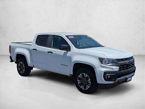 Used 2022 Chevrolet Colorado Z71 AWD/4WD image 3