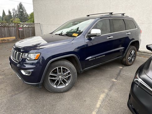 Used 2017 Jeep Grand Cherokee Limited AWD/4WD image 3