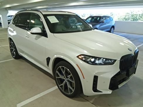 Used 2024 BMW X5 xDrive50e w/ M Sport Package AWD/4WD image 3