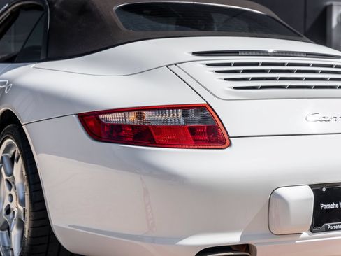 Used 2006 Porsche 911 Carrera RWD image 13