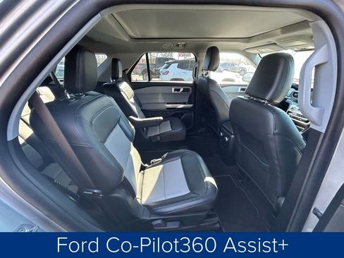 Used 2022 Ford Explorer XLT w/ Equipment Group 202A image 22