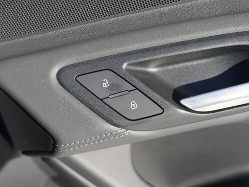 Used 2025 Audi Q6 e-tron Premium Plus w/ Premium Plus image 38