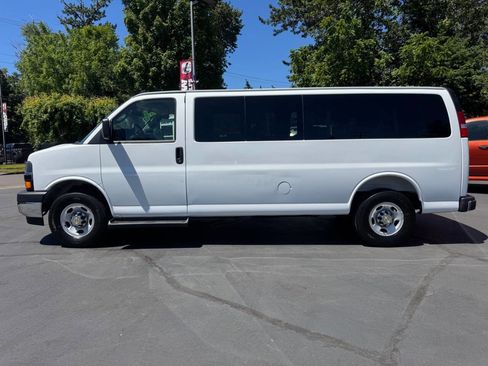 Used 2025 Chevrolet Express 3500 LT w/ LT Preferred Equipment Group RWD image 2