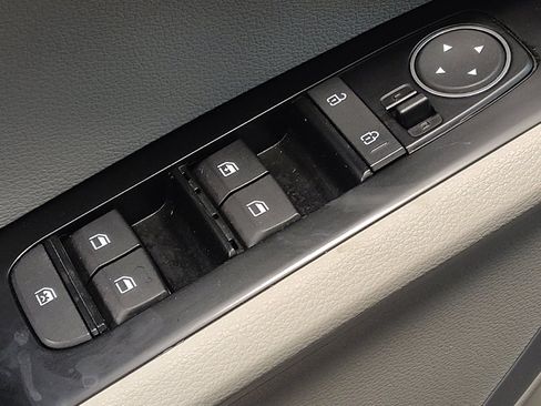 Used 2020 Kia Soul LX image 27