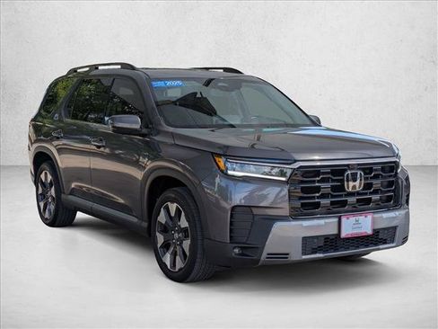 Certified 2026 Honda Pilot Elite image 3