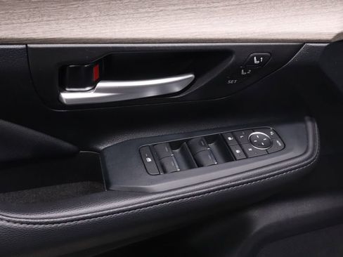 Used 2024 Toyota Grand Highlander AWD image 24