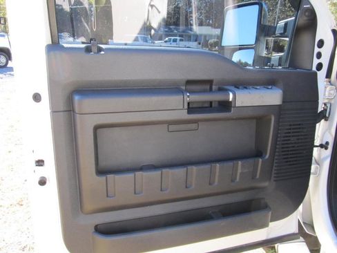 Used 2015 Ford F350 Lariat image 34