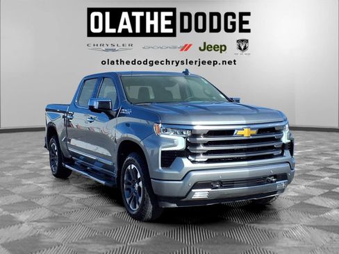 Used 2024 Chevrolet Silverado 1500 High Country w/ Z71 Off-Road Package image 32