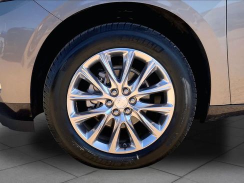 Used 2019 Buick Enclave Essence FWD image 11