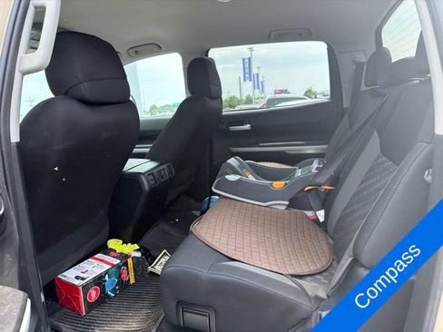 Used 2018 Toyota Tundra SR5 w/ SR5 Upgrade Package AWD/4WD image 13