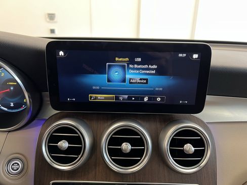 Used 2021 Mercedes-Benz GLC 300 4MATIC image 26