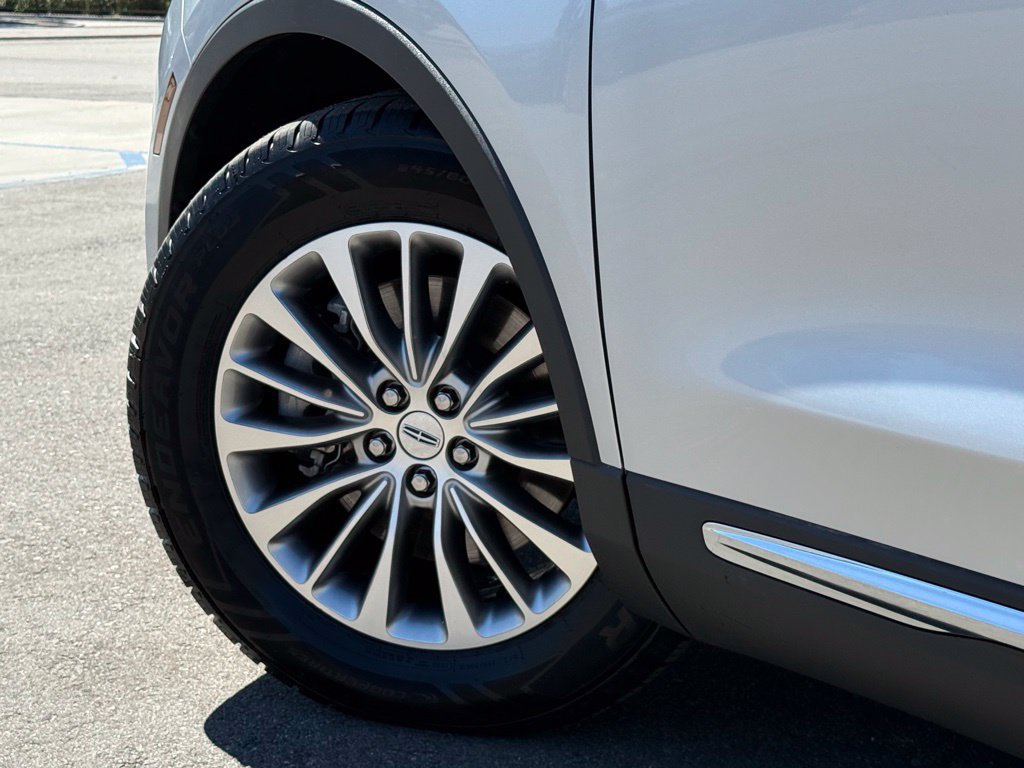 Used 2018 Lincoln MKX Select w/ Select Plus Package FWD image 17