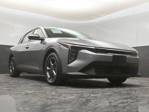 Used 2025 Kia K4 LXS image 15