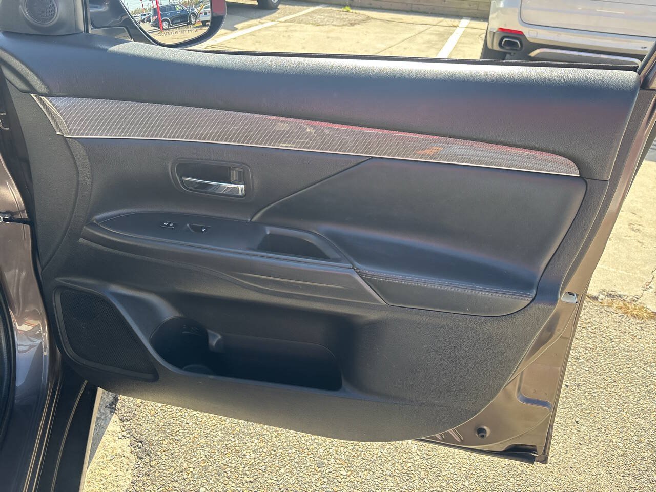 Used 2020 Mitsubishi Outlander SEL AWD/4WD image 31