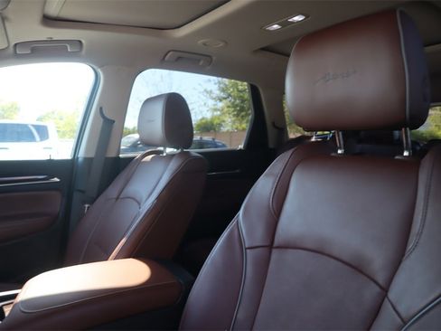 Used 2020 Buick Enclave Avenir w/ Avenir Technology Package image 10