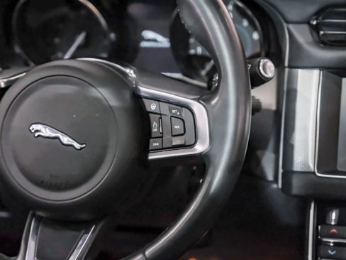 Used 2020 Jaguar XF Prestige RWD image 16