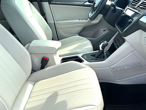 Used 2024 Volkswagen Tiguan SE R-Line w/ MDO Package, Three-Row FWD image 25